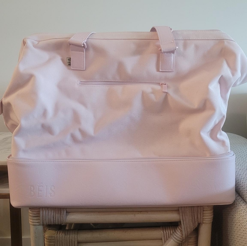 💐SOLD 💐Beis SAKURA pink weekender bag